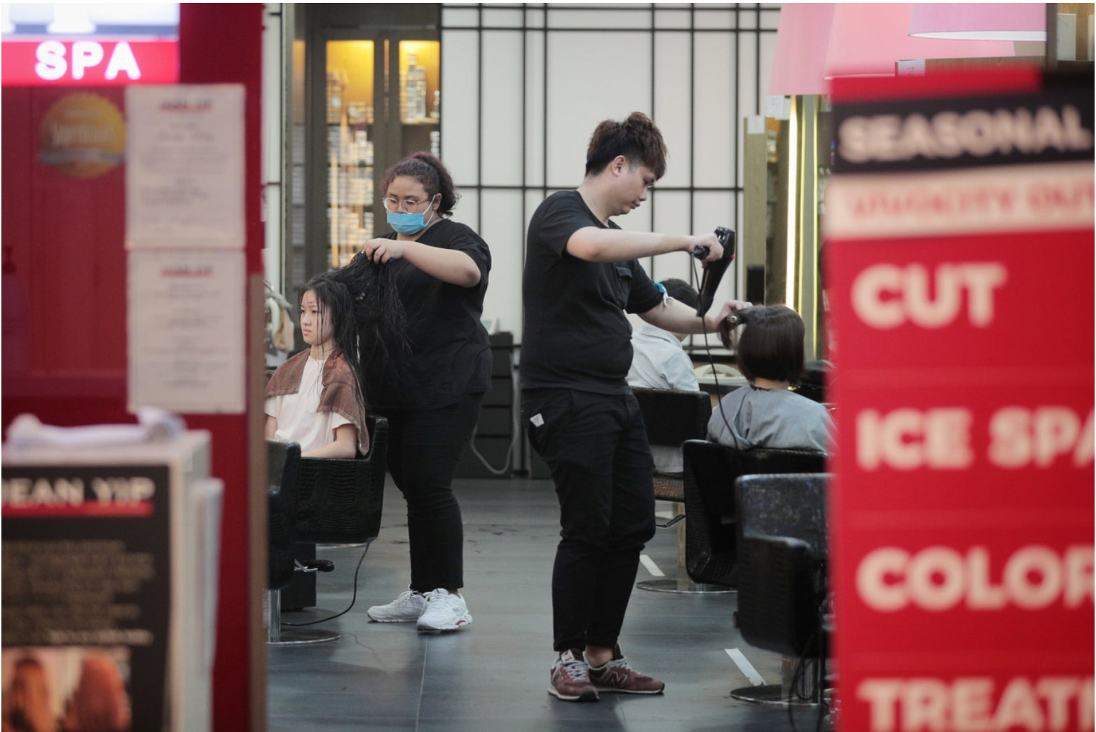 Rush to colour hair as Singapore beauty salons wind down services under new Covid-19 measures (Print) - The Straits Time April 2020