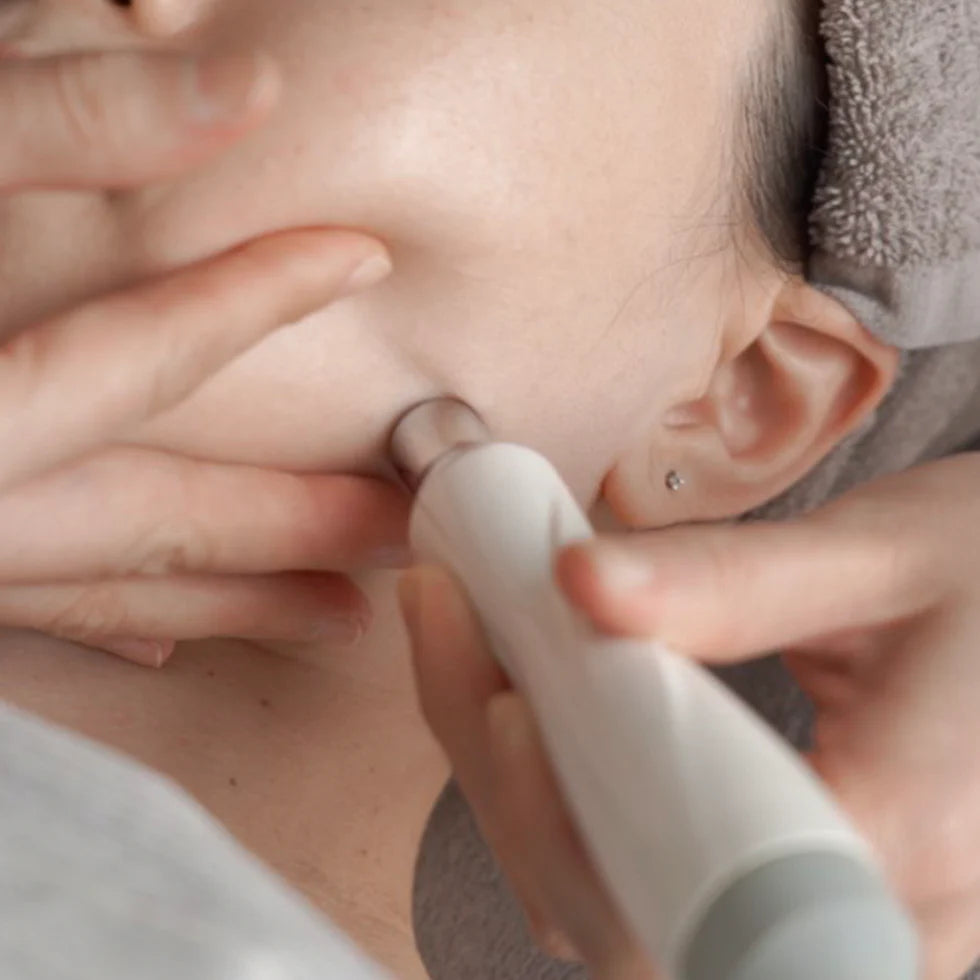 SugarKMicrodermabrasion_9b876dfe-d821-4a86-84cc-2ac052fbaec1.webp